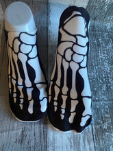 Skeleton feet no show socks